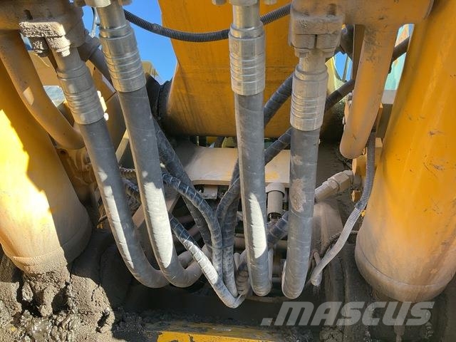 Komatsu HB365LC-3E0 Kāpurķēžu ekskavatori