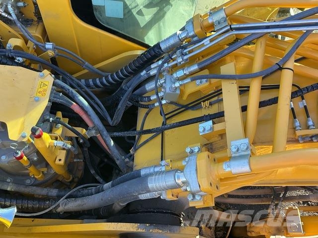 Komatsu HB365LC-3E0 Kāpurķēžu ekskavatori