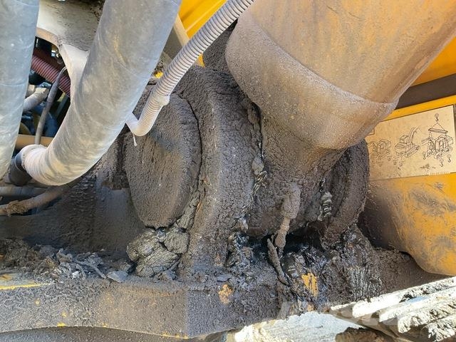 Komatsu HB365LC-3E0 Kāpurķēžu ekskavatori