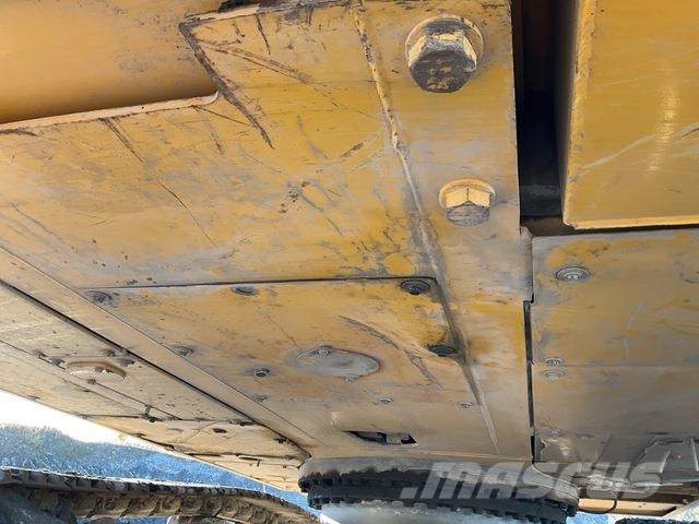 Komatsu HB365LC-3E0 Kāpurķēžu ekskavatori
