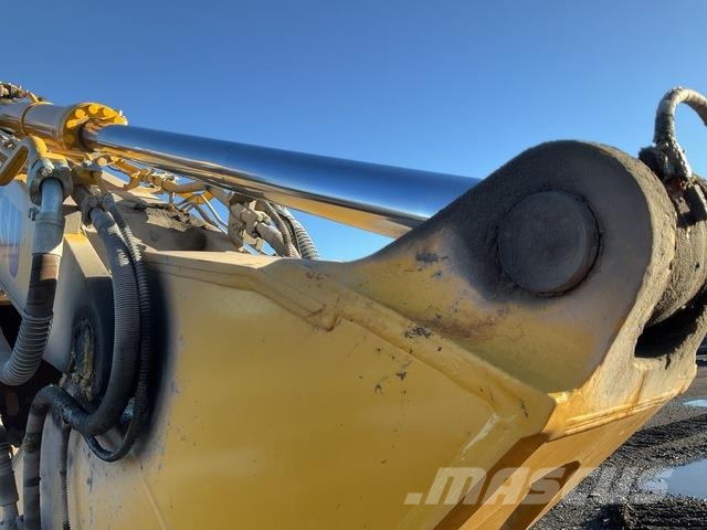 Komatsu HB365LC-3E0 Kāpurķēžu ekskavatori
