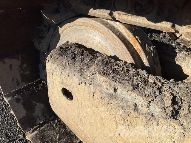 Komatsu HB365LC-3E0 Kāpurķēžu ekskavatori