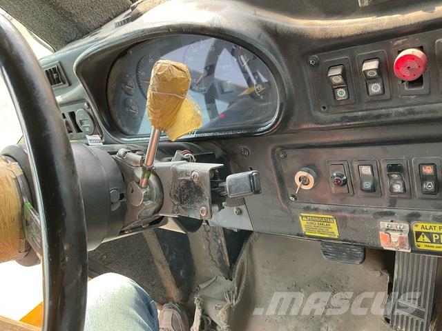 Komatsu HD1500-7 ساحبات مفصلية