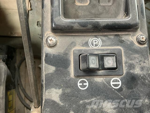 Komatsu HD1500-7 ساحبات مفصلية