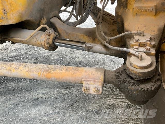 Komatsu HD1500-7 ساحبات مفصلية