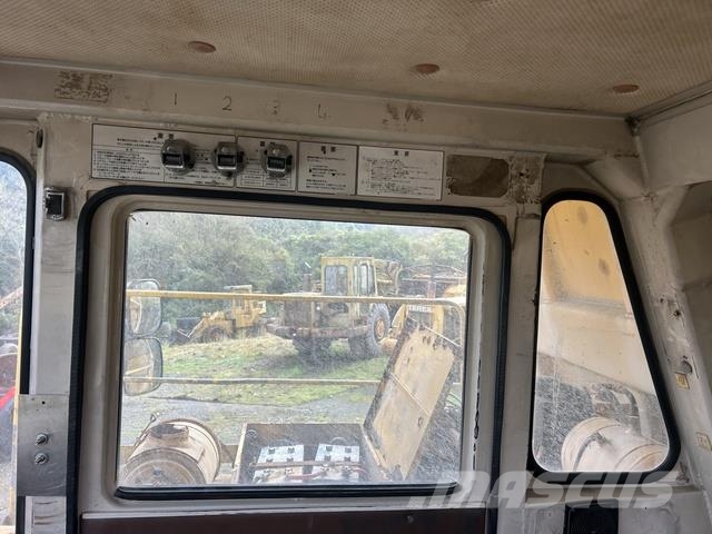 Komatsu HD255-5 Kĺbové nákladné autá