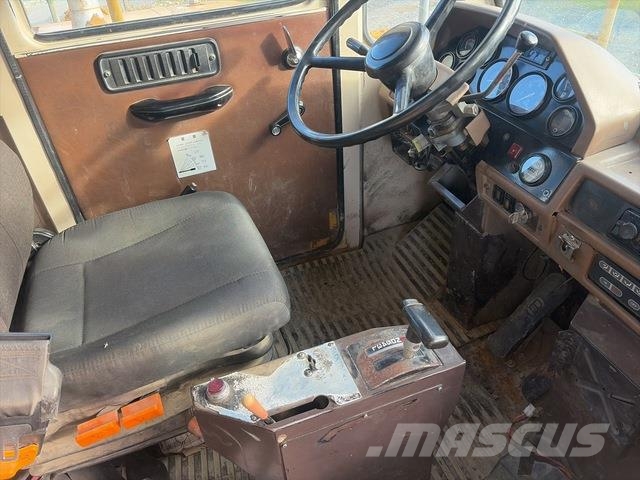 Komatsu HD255-5 Kĺbové nákladné autá