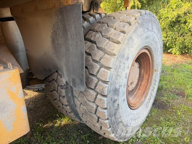 Komatsu HD255-5 Kĺbové nákladné autá