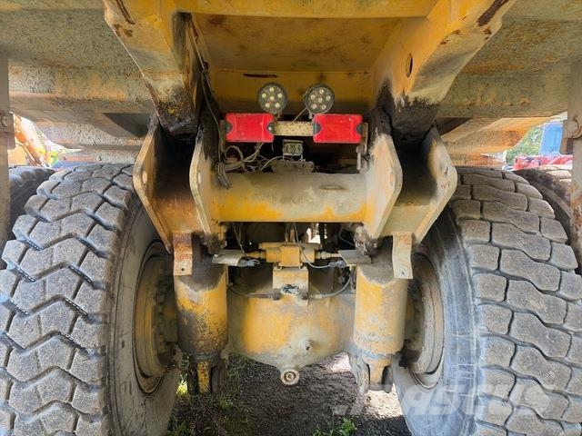 Komatsu HD255-5 Kĺbové nákladné autá