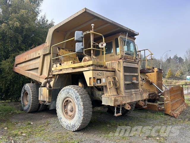 Komatsu HD255-5 Kĺbové nákladné autá