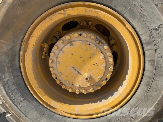 Komatsu HD325-7 Σπαστό Dump Truck ADT