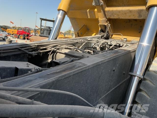 Komatsu HD325-7 Σπαστό Dump Truck ADT