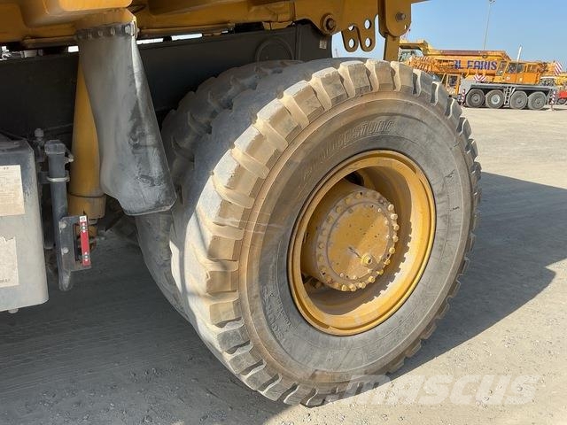 Komatsu HD325-7 Σπαστό Dump Truck ADT