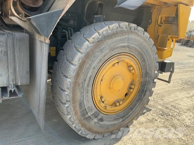 Komatsu HD325-7 Σπαστό Dump Truck ADT