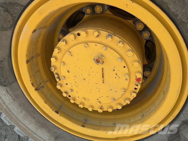 Komatsu HD325-7 Σπαστό Dump Truck ADT