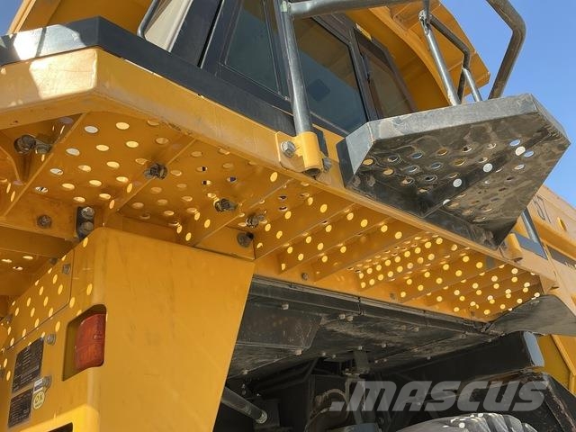 Komatsu HD325-7 Σπαστό Dump Truck ADT