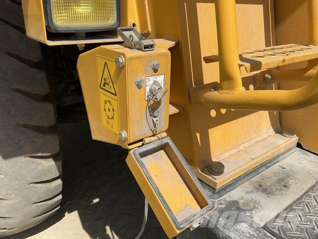Komatsu HD325-7 Karjeriniai savivarčiai