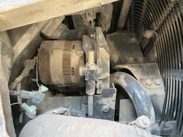 Komatsu HD325-7 Karjeriniai savivarčiai