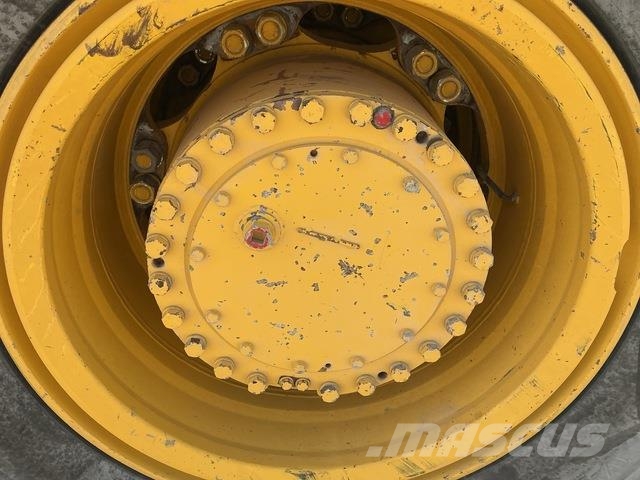 Komatsu HD325-7 Karjeriniai savivarčiai