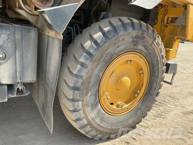Komatsu HD325-7 Karjeriniai savivarčiai