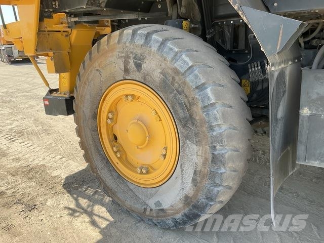 Komatsu HD325-7 Karjeriniai savivarčiai