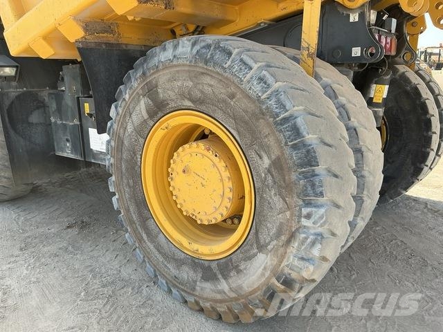 Komatsu HD325-7 Karjeriniai savivarčiai