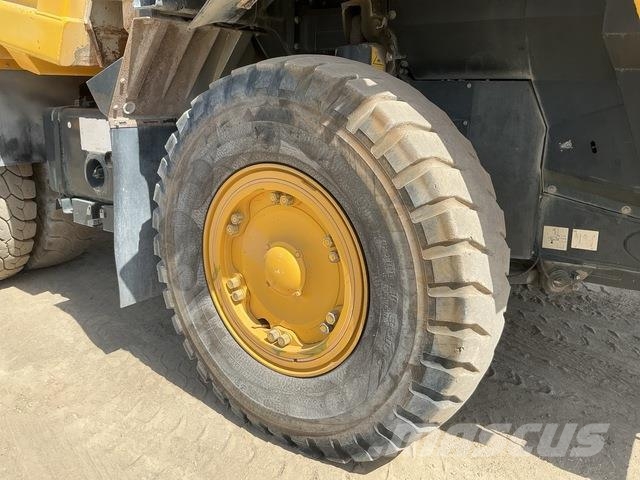 Komatsu HD325-7 Karjeriniai savivarčiai