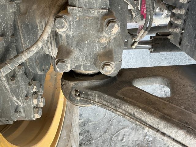 Komatsu HD325-7 Karjeriniai savivarčiai
