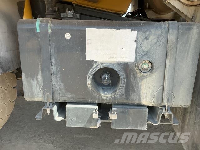 Komatsu HD325-7 Karjeriniai savivarčiai