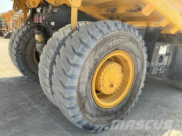 Komatsu HD325-7 Σπαστό Dump Truck ADT