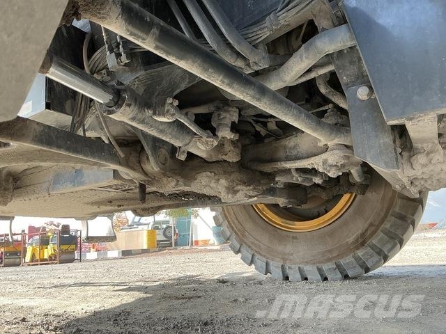 Komatsu HD325-7 Σπαστό Dump Truck ADT