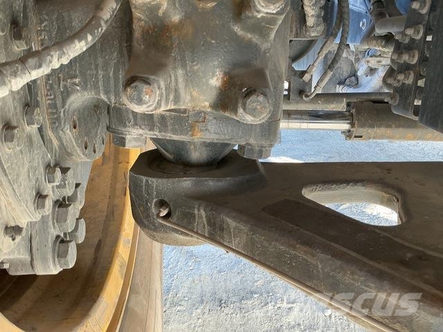Komatsu HD325-7 Σπαστό Dump Truck ADT