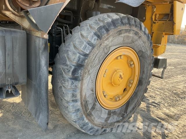 Komatsu HD325-7 Σπαστό Dump Truck ADT