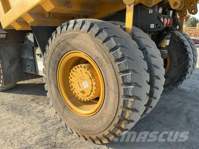 Komatsu HD325-7 Σπαστό Dump Truck ADT