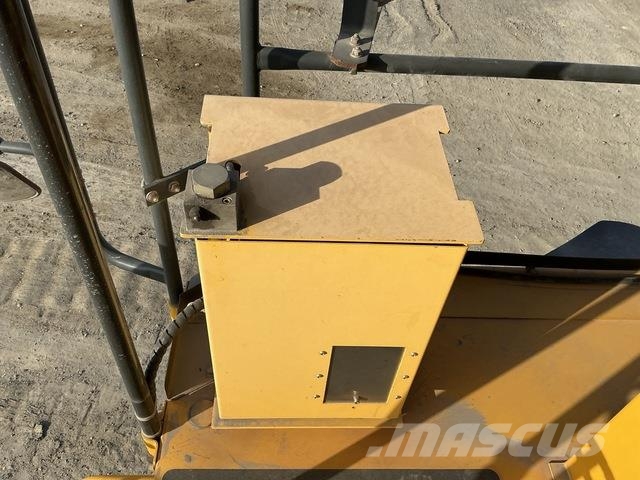 Komatsu HD325-7 Σπαστό Dump Truck ADT