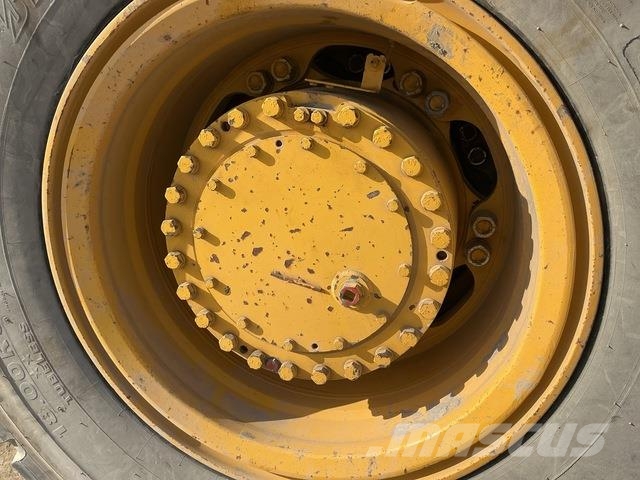 Komatsu HD325-7 Σπαστό Dump Truck ADT