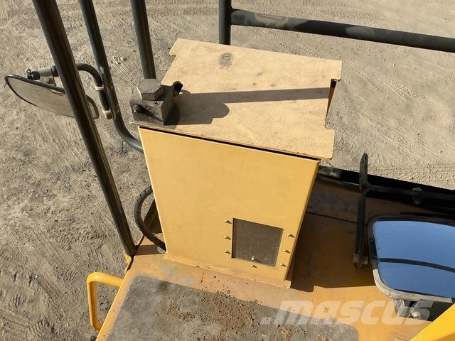 Komatsu HD325-7 Σπαστό Dump Truck ADT