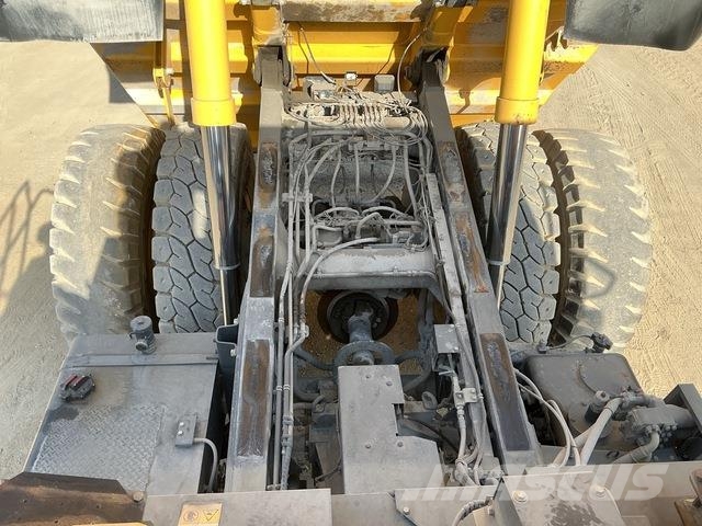 Komatsu HD325-7 Σπαστό Dump Truck ADT