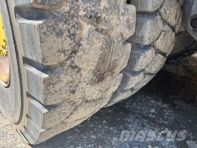 Komatsu HD405-7 Karjeriniai savivarčiai