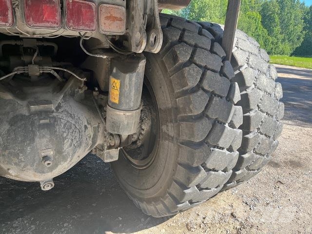 Komatsu HD405-7 Karjeriniai savivarčiai