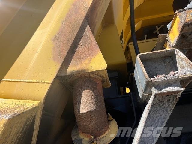 Komatsu HD405-7 Karjeriniai savivarčiai