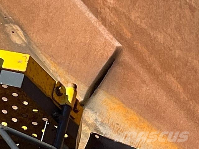 Komatsu HD405-7 Karjeriniai savivarčiai