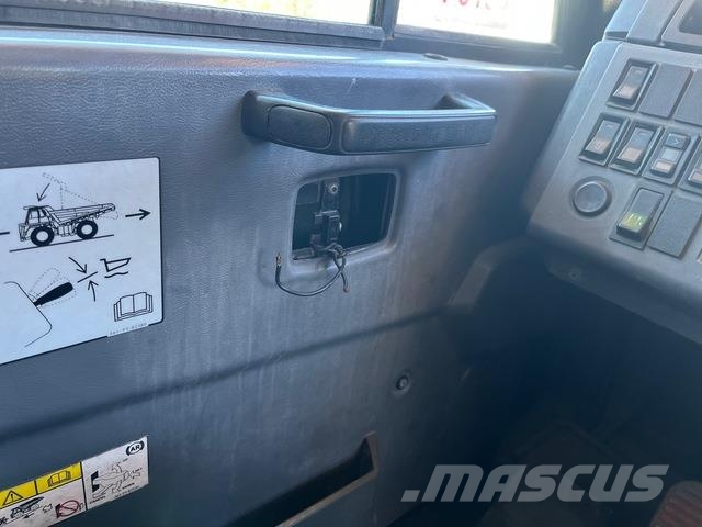 Komatsu HD405-7 Karjeriniai savivarčiai