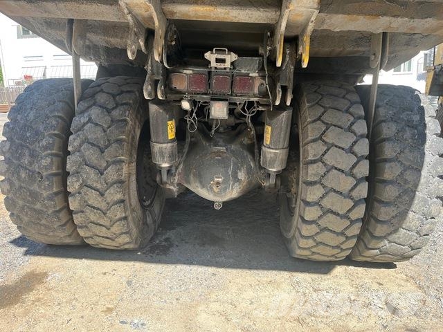 Komatsu HD405-7 Karjeriniai savivarčiai
