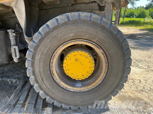 Komatsu HD405-7 Karjeriniai savivarčiai