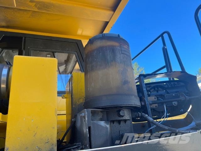 Komatsu HD405-7 Karjeriniai savivarčiai