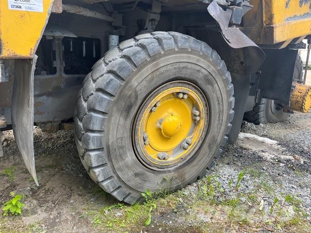 Komatsu HD405-7 Karjeriniai savivarčiai