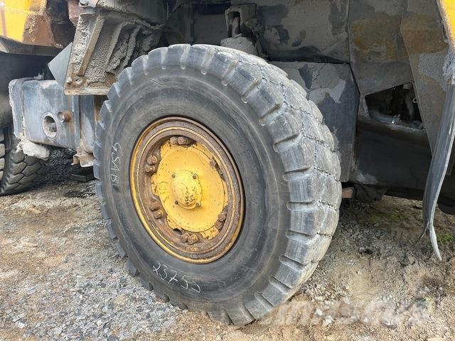 Komatsu HD405-7 Karjeriniai savivarčiai