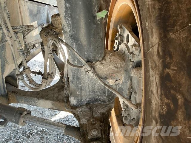 Komatsu HD465-7EO Dumper - Knickgelenk