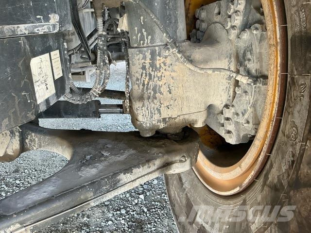 Komatsu HD465-7EO Dumper - Knickgelenk